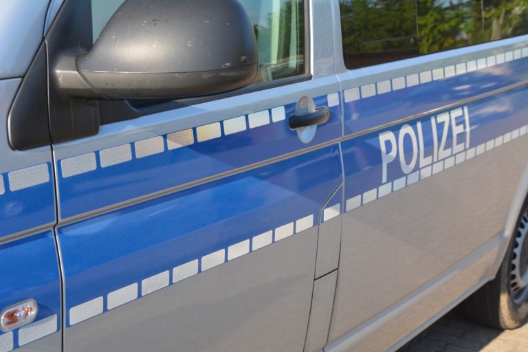 Schwerer Verkehrsunfall – 89-Jähriger Pkw-Fahrer tödlich verletzt