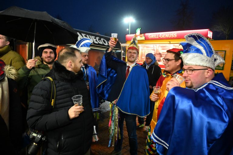 Cremlinger Karnevalsauftakt 2024 beim REWE „Ost“