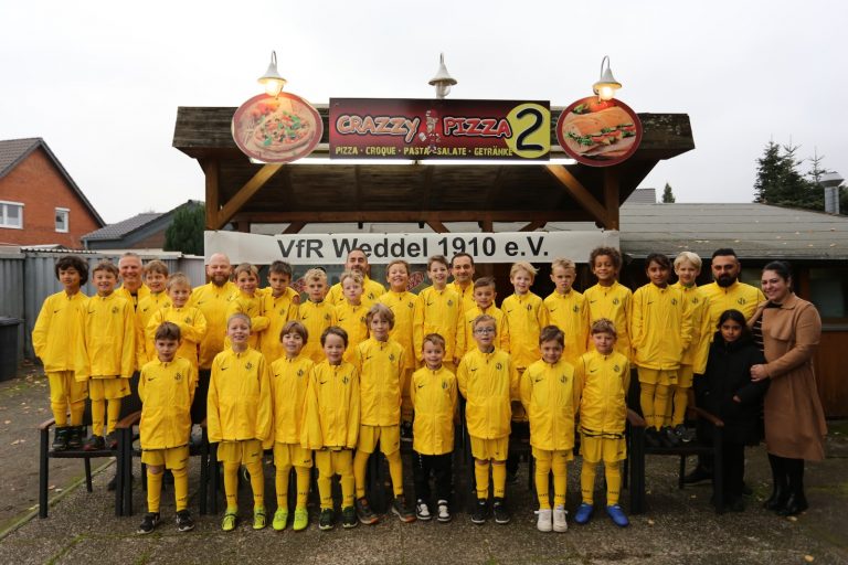 VfR Weddel Fußballkids mit neuen Regenjacken