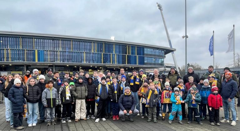 Fußballjugend des MTV Schandelah-Gardessen zu Besuch bei Eintracht Braunschweig