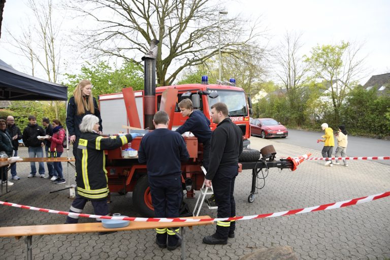 Osterflammen bei der Freiwilligen Feuerwehr Weddel