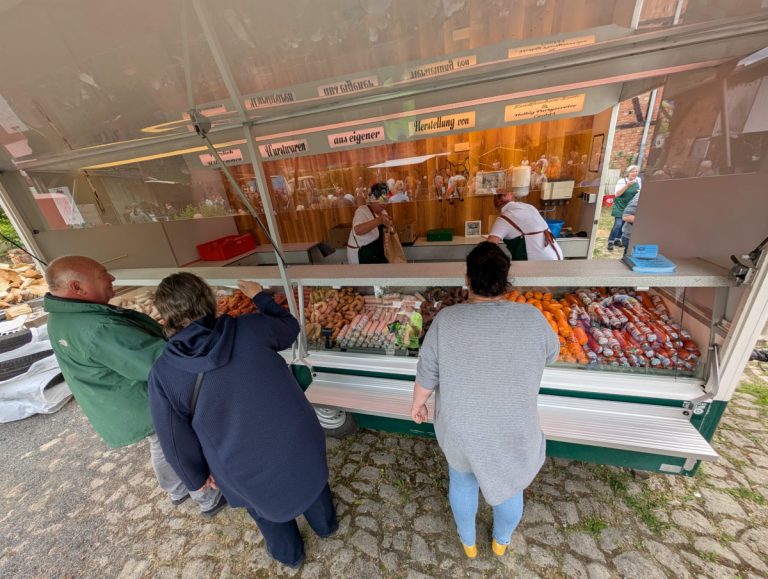 Werlaburgdorf war im „Wurst-Rausch“ am 17.05.25 Werlaburgdorf war im „Wurst-Rausch“ am 17.05.25
