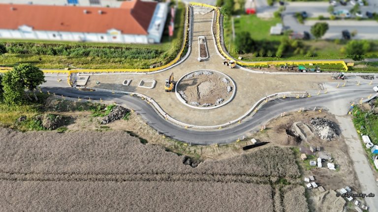 Der Kreisel „IM MOORBUSCHE“ liegt im Plan