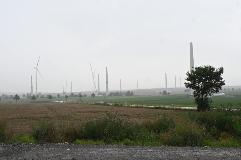 Der Windpark Ahlum-Dettum bekommt die ersten Flügel
