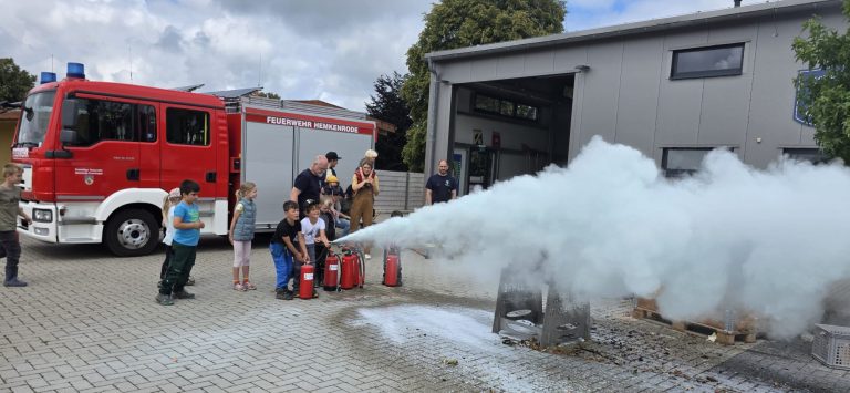 MitmachTag bei der Feuerwehr Hemkenrode MitmachTag bei der Feuerwehr Hemkenrode