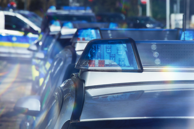 WOB: Widerstand und Tätlicher Angriff – Zwei Polizeibeamtinnen verletzt