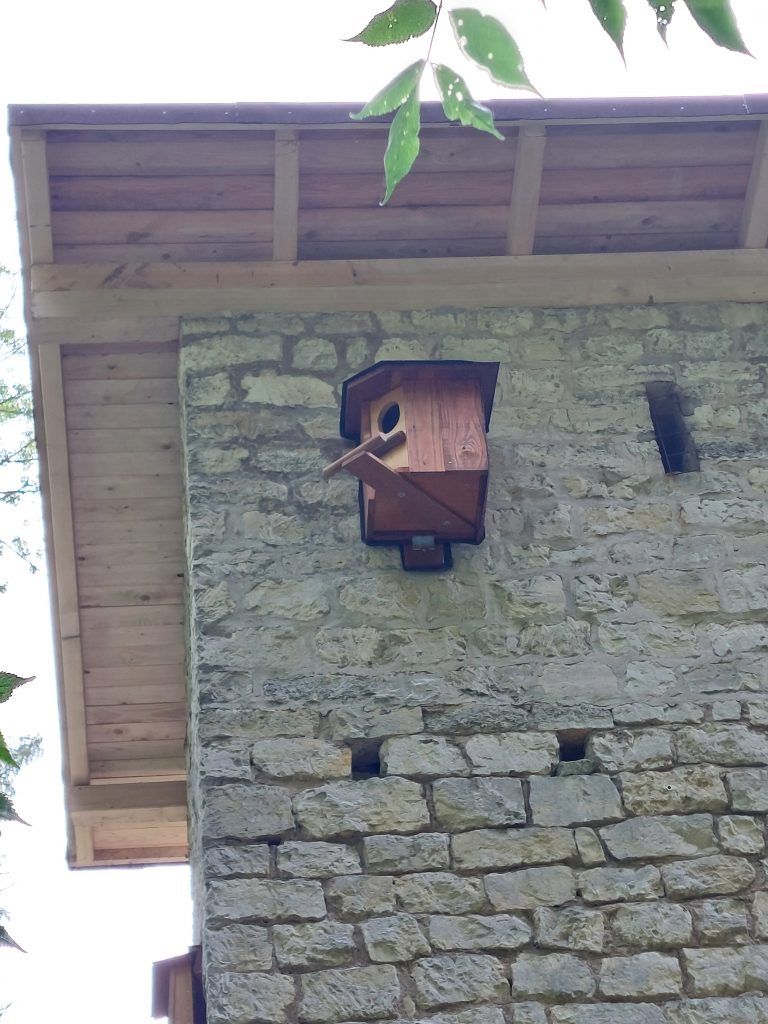 Destedter Trafoturm erhielt neues Dach