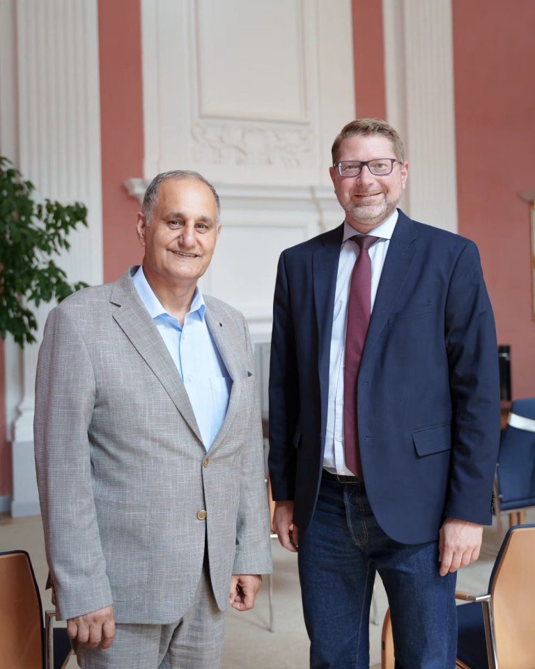 Reza Asghari besuchte Bürgermeister Kelb in Sickte