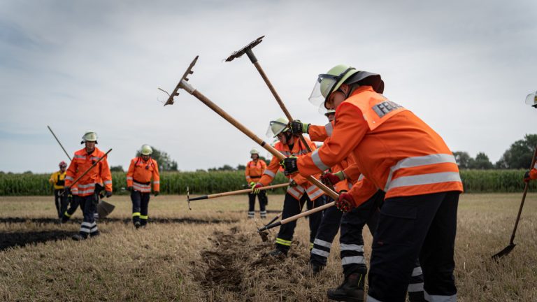 Feuer und Flamme für die Ausbildung – Vegetationsbrand-Training in Sickte