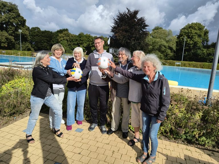 Faire Bälle für das Freibad am Elm