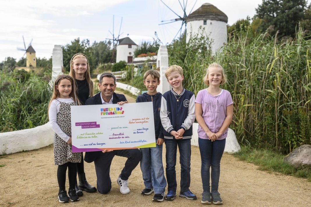 Bilanz zum Weltkindertag: Bundesweit mehr als 360.000 Kinder im Rahmen von United Kids Foundations gefördert / Niedersachsens Ministerpräsident Olaf Lies übernimmt Schirmherrschaft