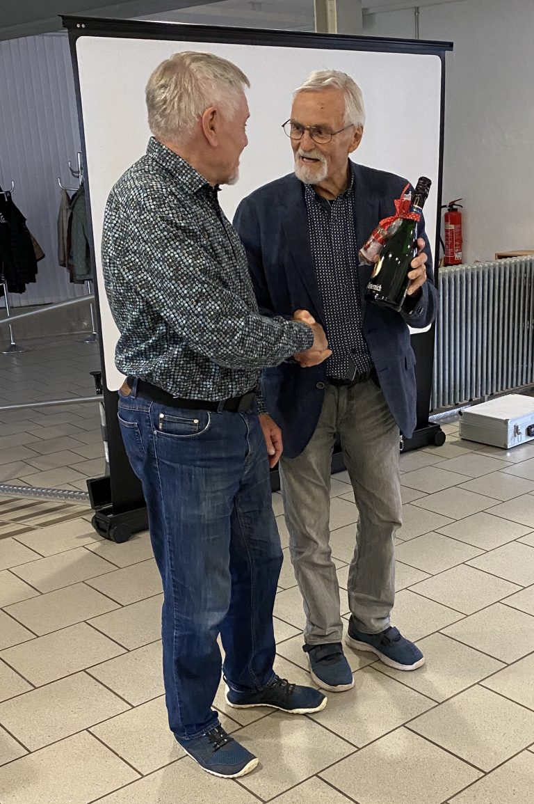 Seniorenkreis Sickte schauten sich den Film über den Bau der Kapelle an der Braunschweiger Hütte an