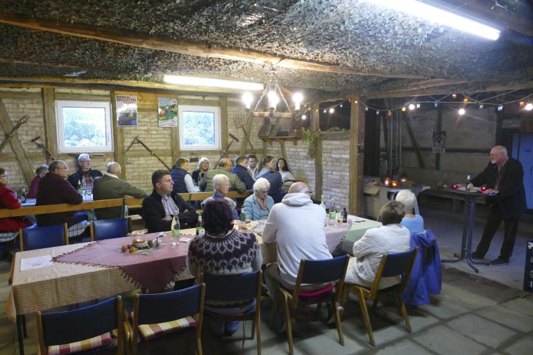 Einladung zum geselligen Beisammensein in die Scheune Weber