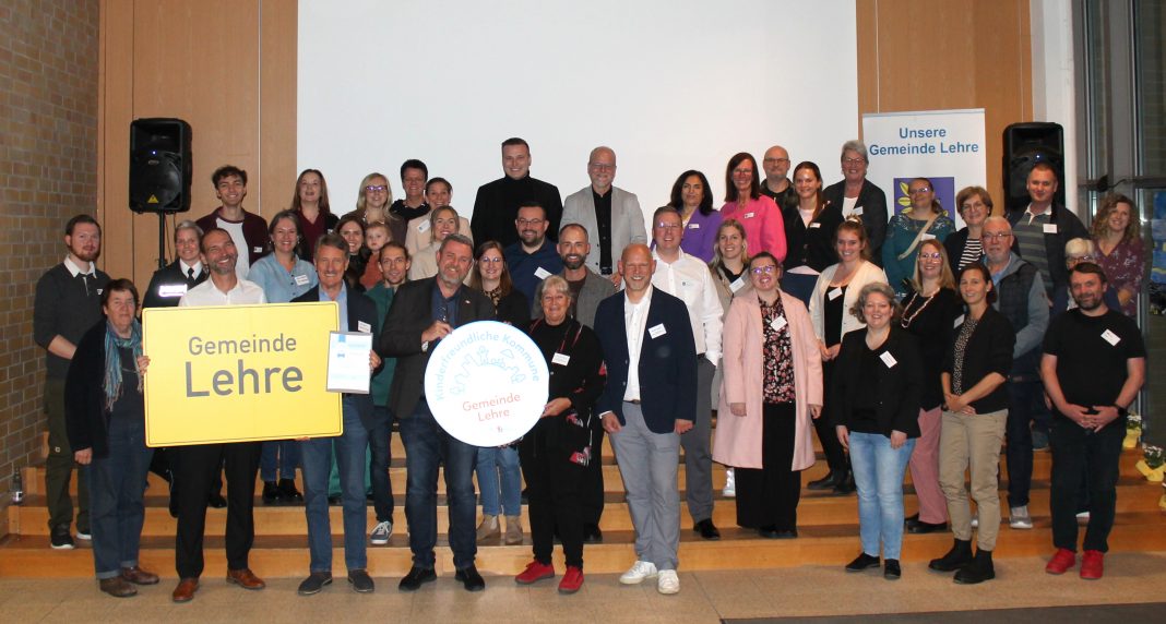 Bild - Siegelübergabe Lehre Gruppenfoto