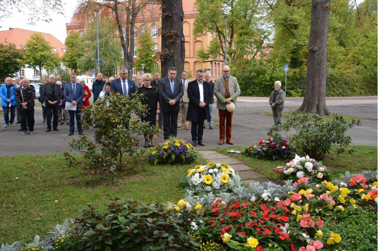 „Heimatliebe verbindet!“ – 75 Jahre Arbeitskreis Landeshut „Heimatliebe verbindet!“ – 75 Jahre Arbeitskreis Landeshut