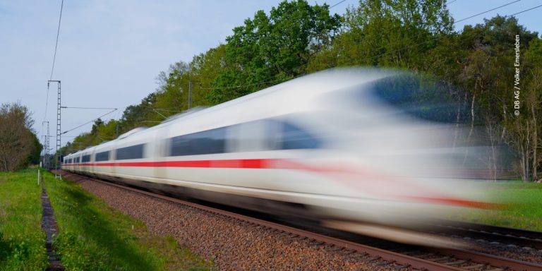 Klimafreundlich zu Musicals und Festivals: DB Event-Angebote