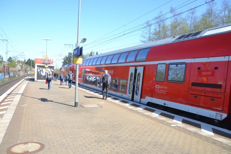 Lastenrad am Weddeler Bahnhof geklaut -Zeugen gesucht-