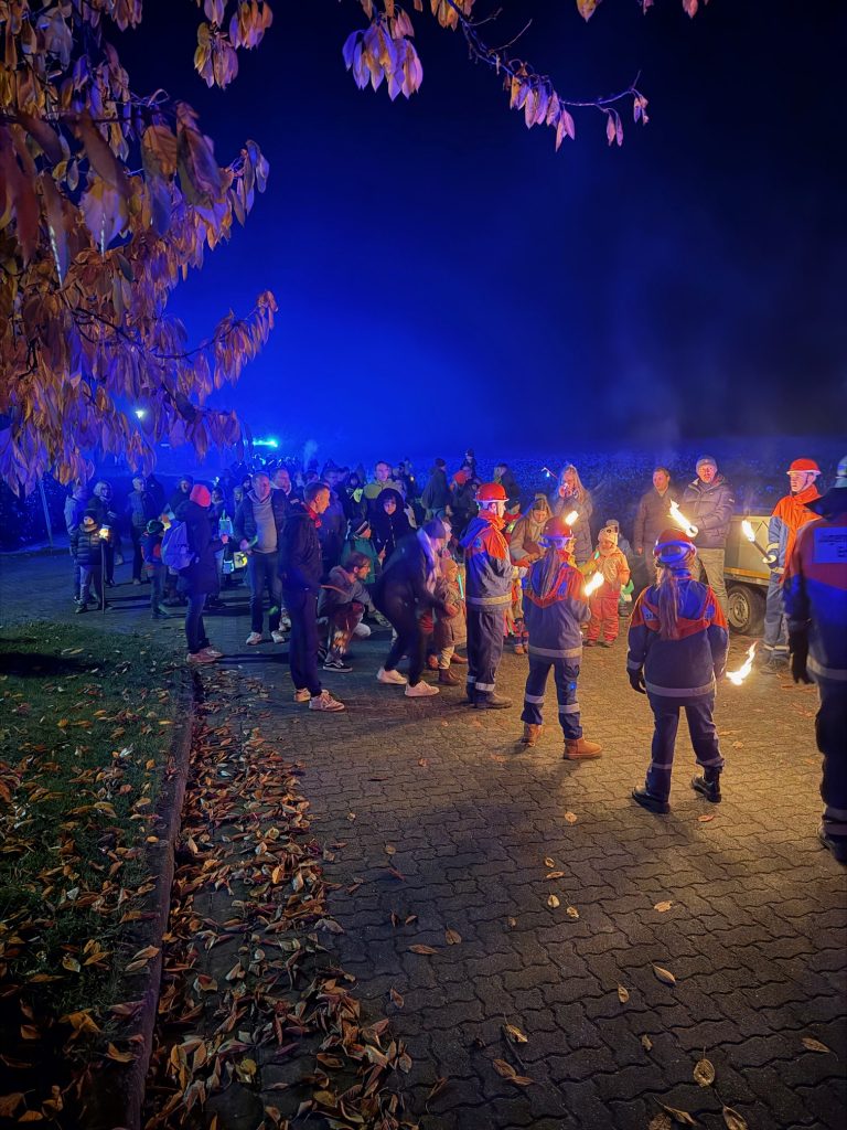 Laternenfest in Erkerode – Ein leuchtender Abend für Groß und Klein