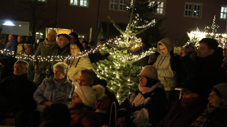 Weihnachtsmarkt als kleine Insel der Ruhe und der Hoffnung