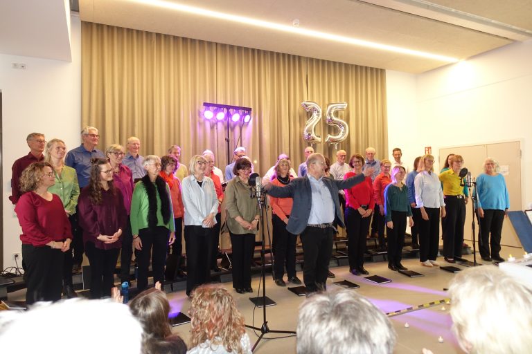 „Glück gehabt!“ – Jubiläumskonzert von Vocal total begeistert im BBZ Cremlingen