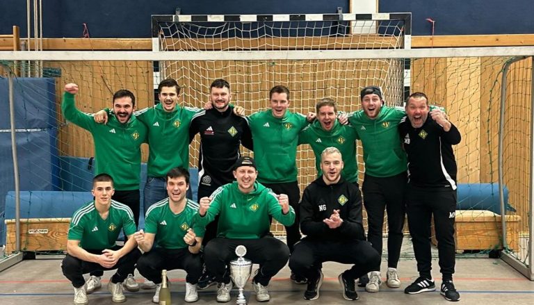 1. Herren – VfR Weddel siegt beim traditionellen Mura-Cup