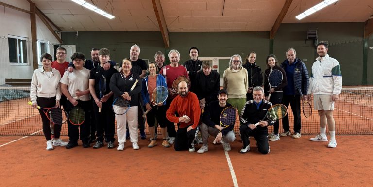 Sportlicher Jahresauftakt: Tennis-Winterturnier in der Halle