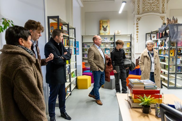 Austausch über Herausforderungen und Chancen am traditionsreichen Schulstandort