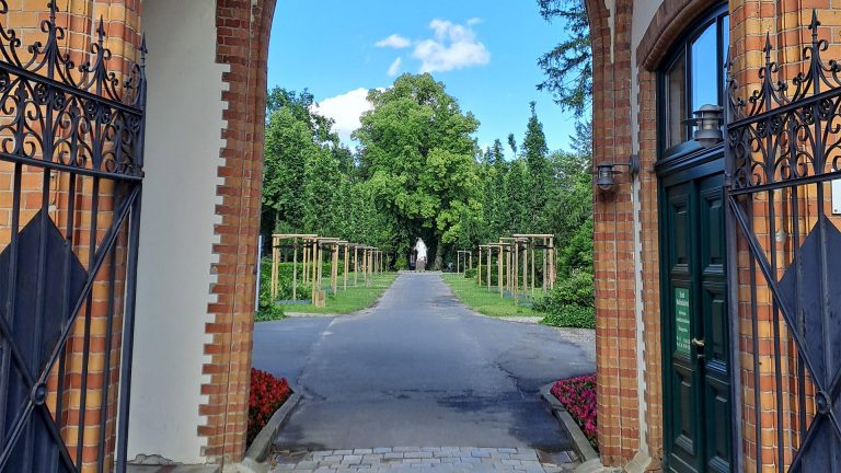 Hauptfriedhof Wolfenbüttel mit neuen Öffnungszeiten ab 1. Juli 2026